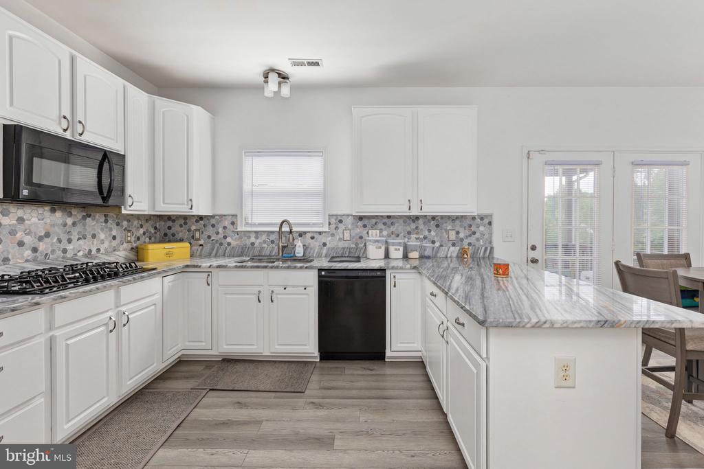 1004 BLACK OAK COURT