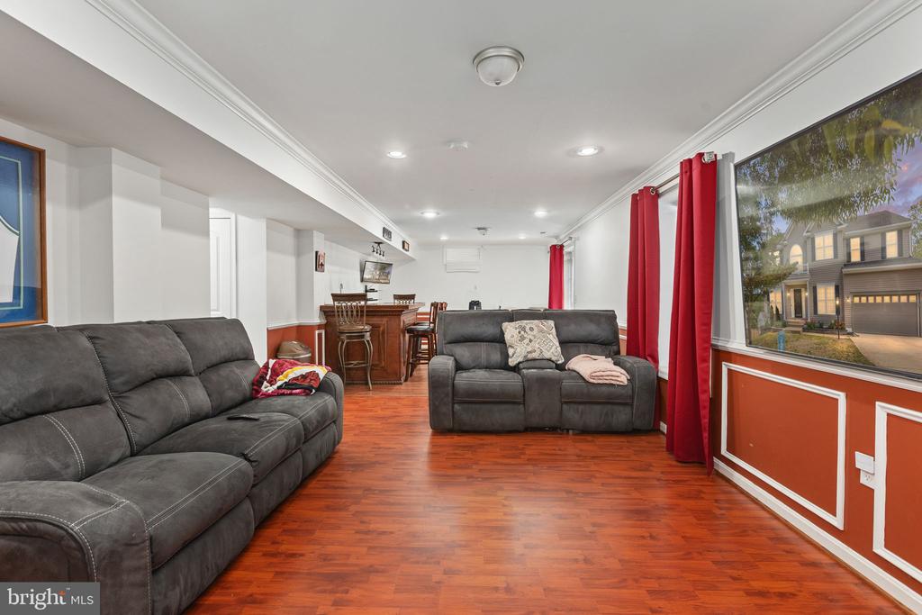 1004 BLACK OAK COURT