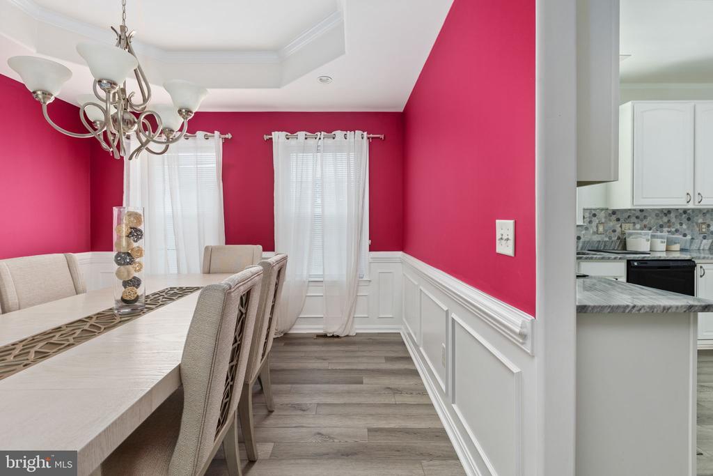 1004 BLACK OAK COURT