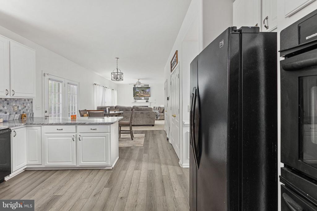 1004 BLACK OAK COURT
