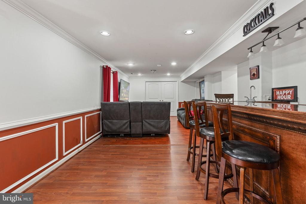 1004 BLACK OAK COURT