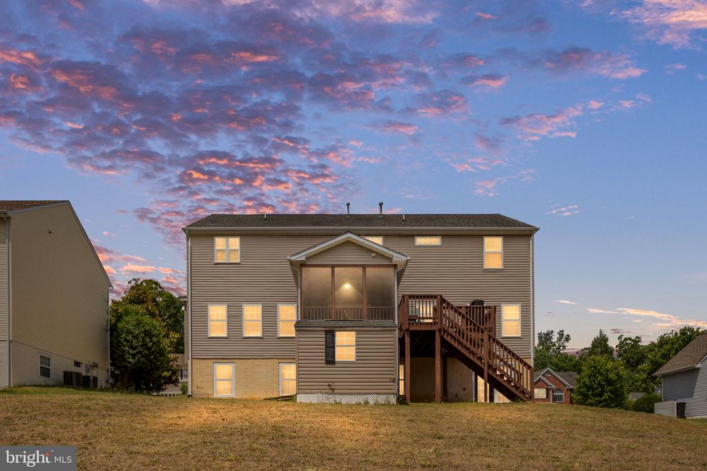 1004 BLACK OAK COURT