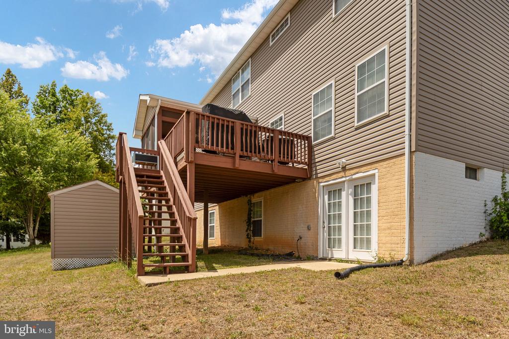 1004 BLACK OAK COURT