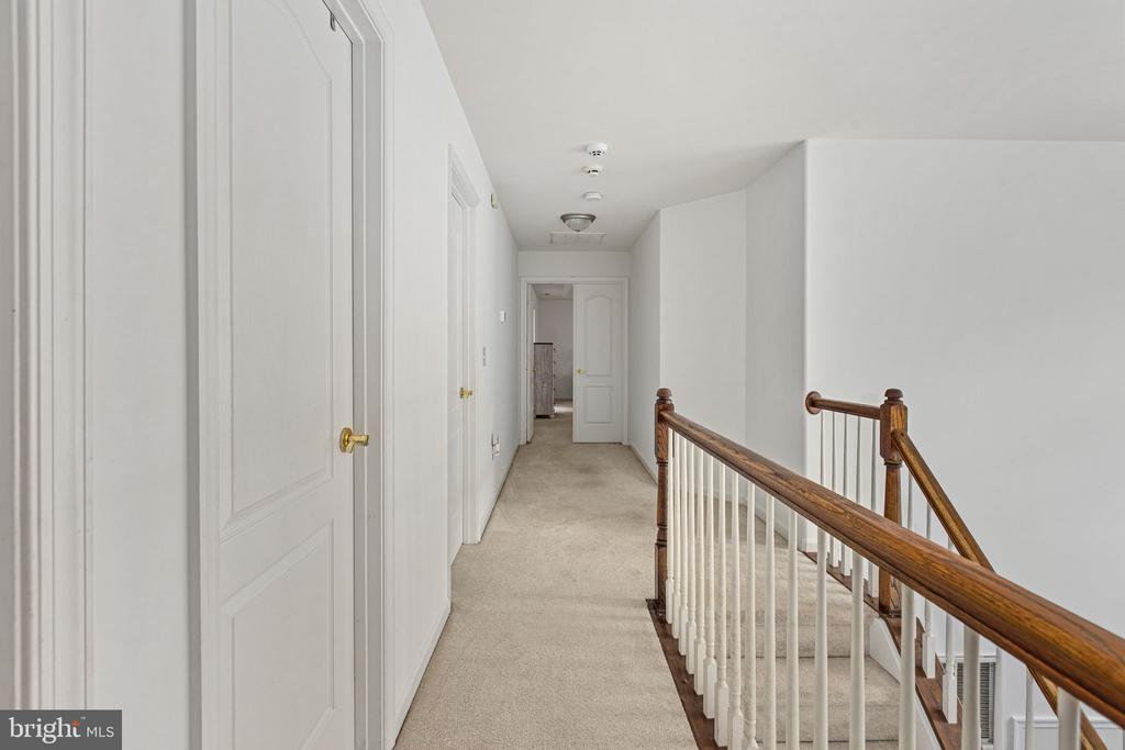 1004 BLACK OAK COURT