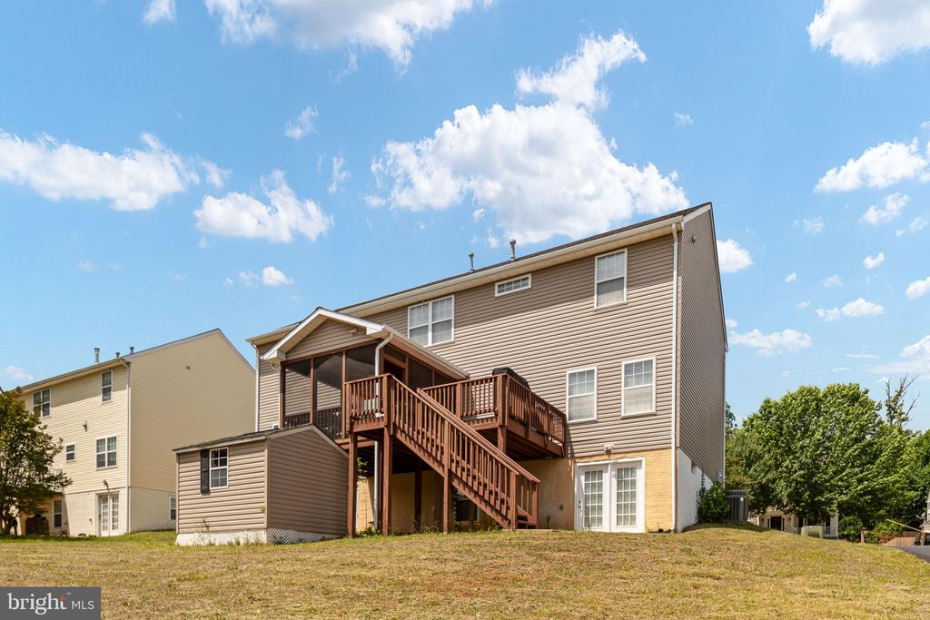 1004 BLACK OAK COURT