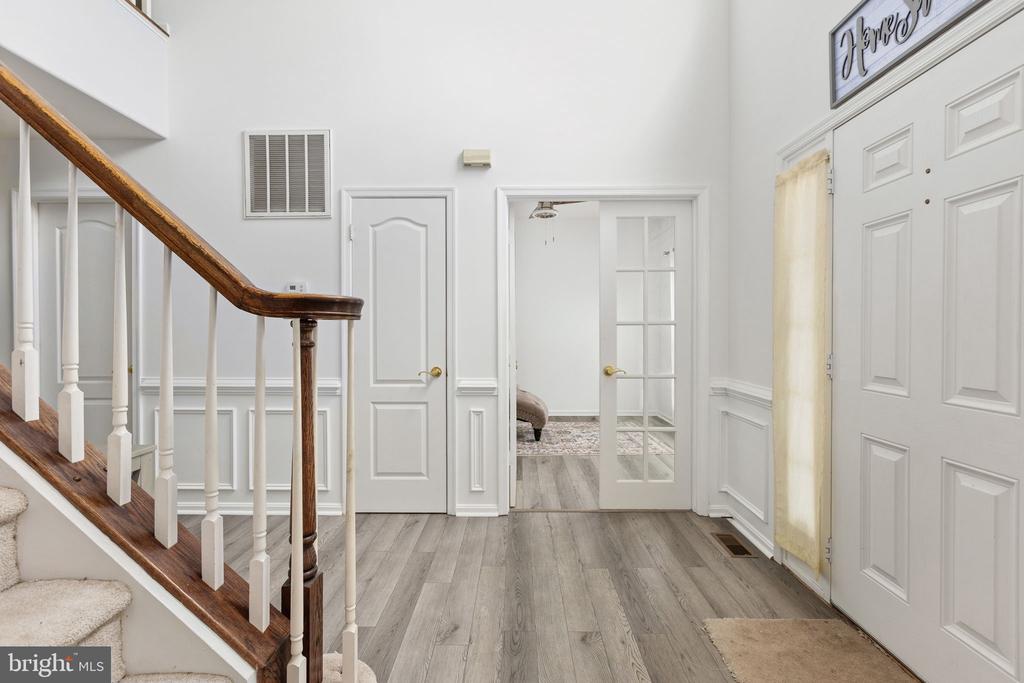 1004 BLACK OAK COURT