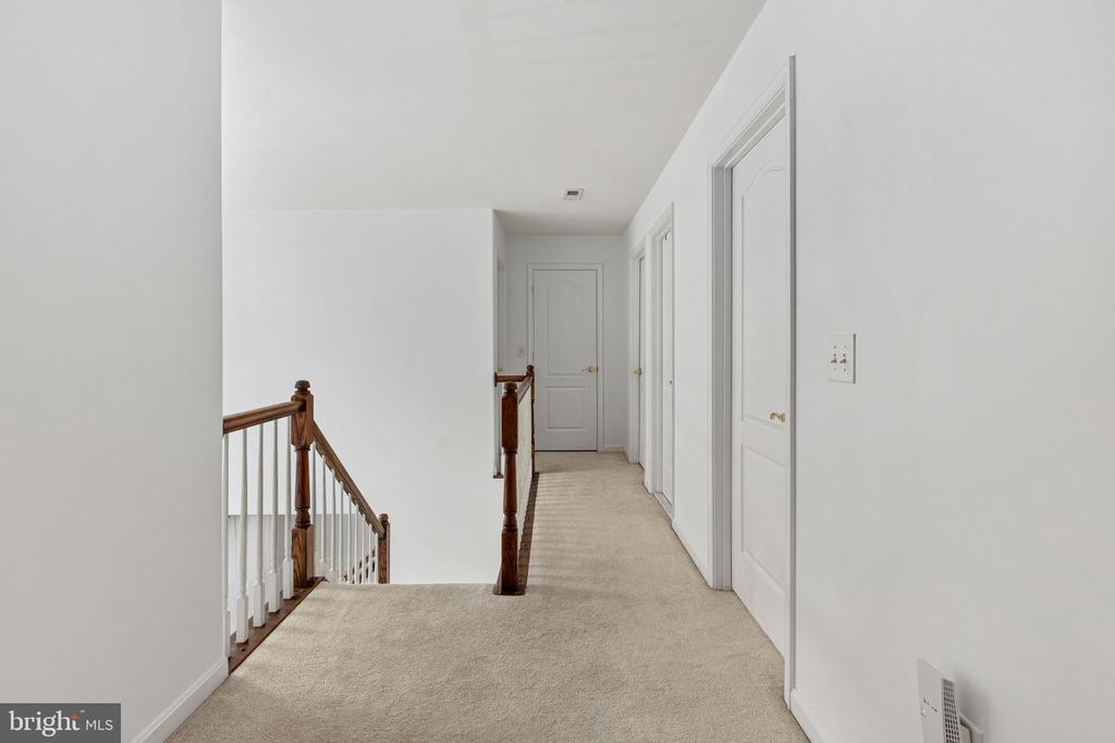 1004 BLACK OAK COURT
