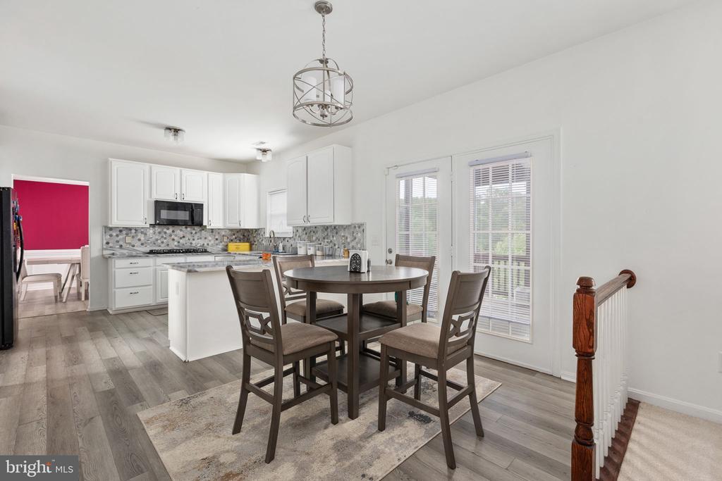 1004 BLACK OAK COURT