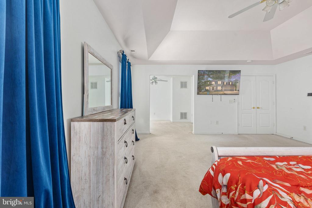 1004 BLACK OAK COURT