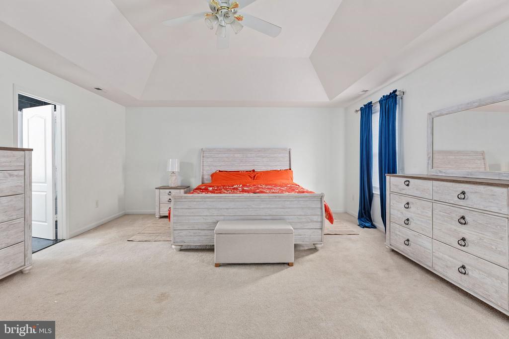 1004 BLACK OAK COURT