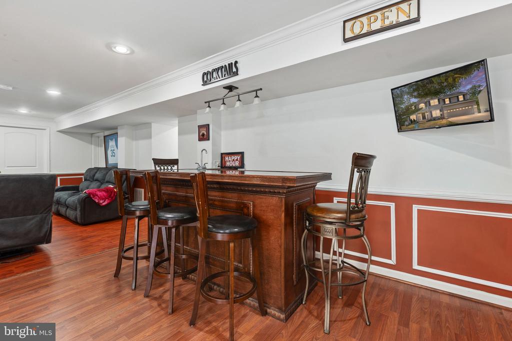 1004 BLACK OAK COURT