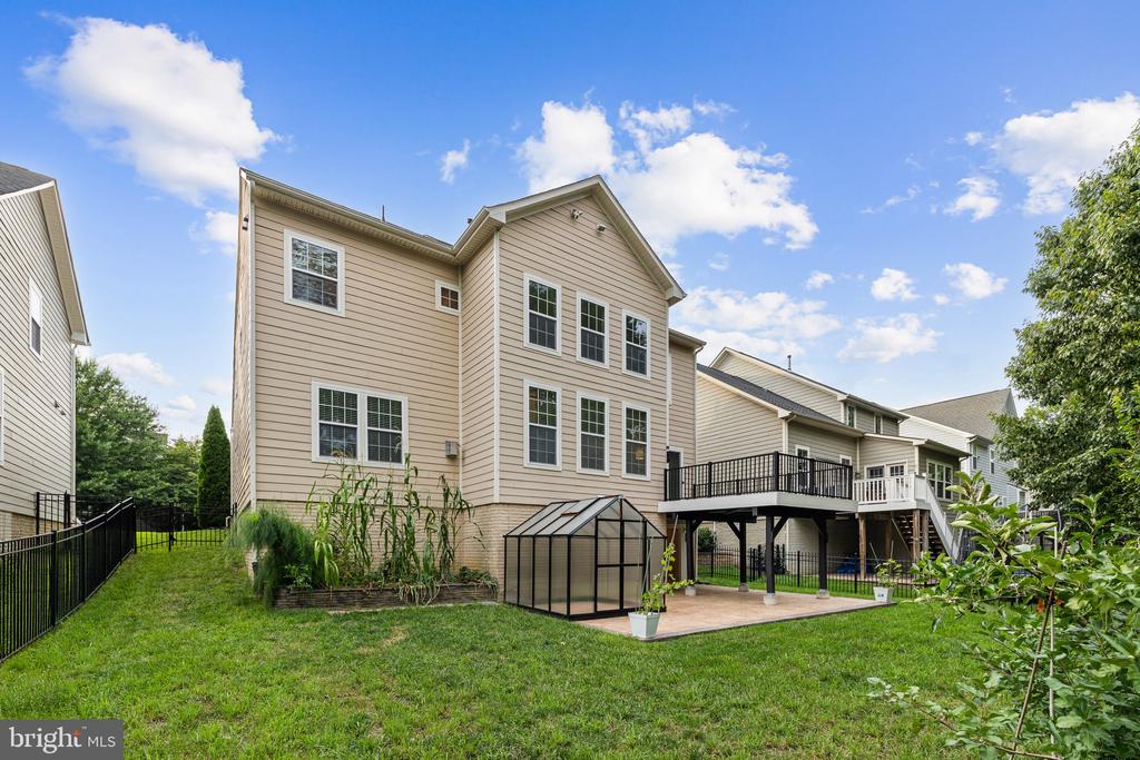 1100 WRIGHT COURT