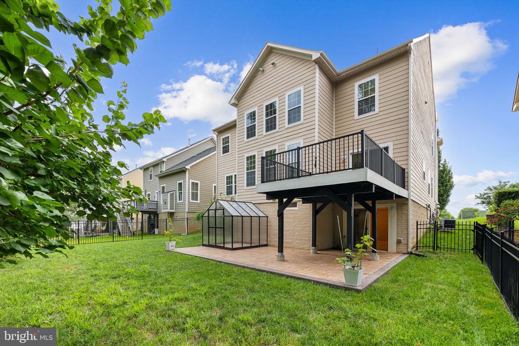 1100 WRIGHT COURT