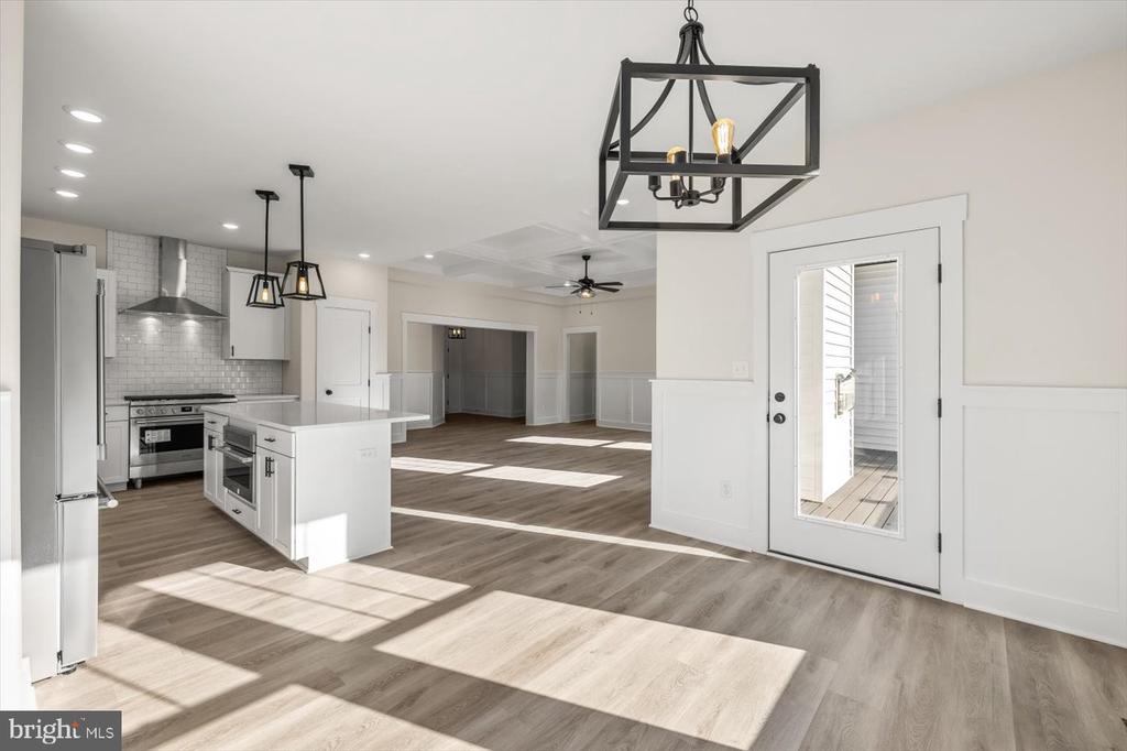 111 HUNTINGTON HILLS LANE