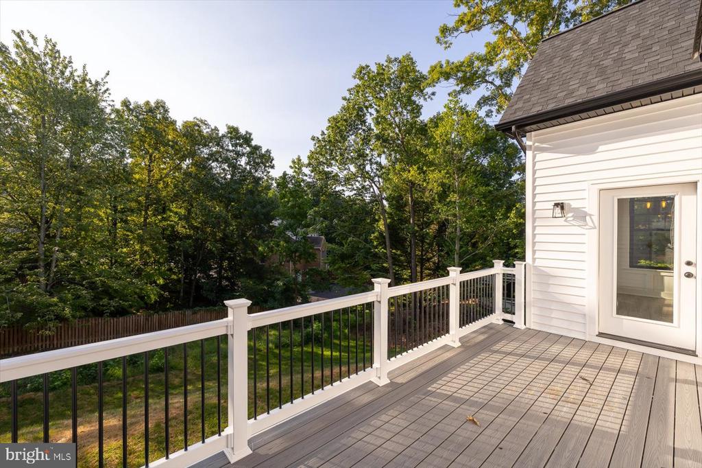 111 HUNTINGTON HILLS LANE