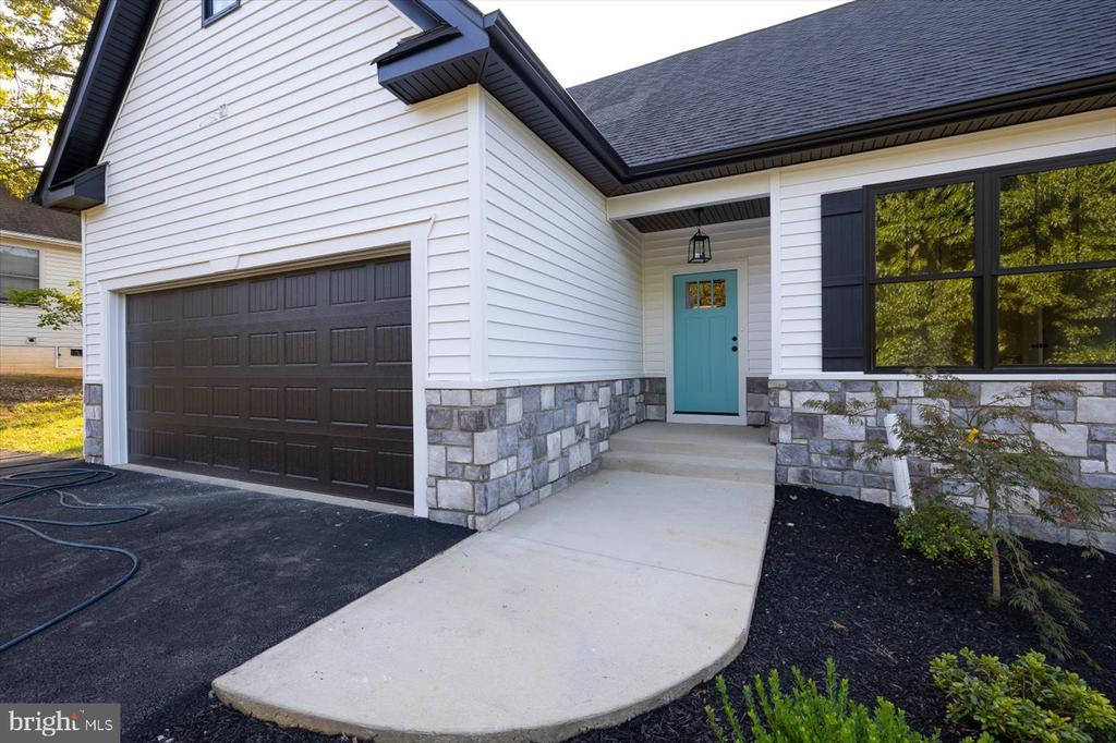 111 HUNTINGTON HILLS LANE