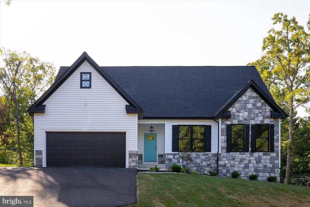 111 HUNTINGTON HILLS LANE