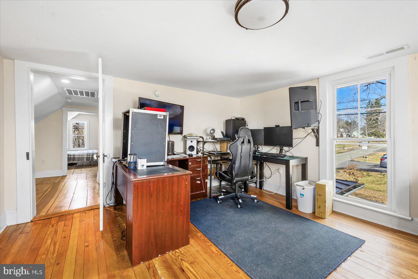 108 W Main St