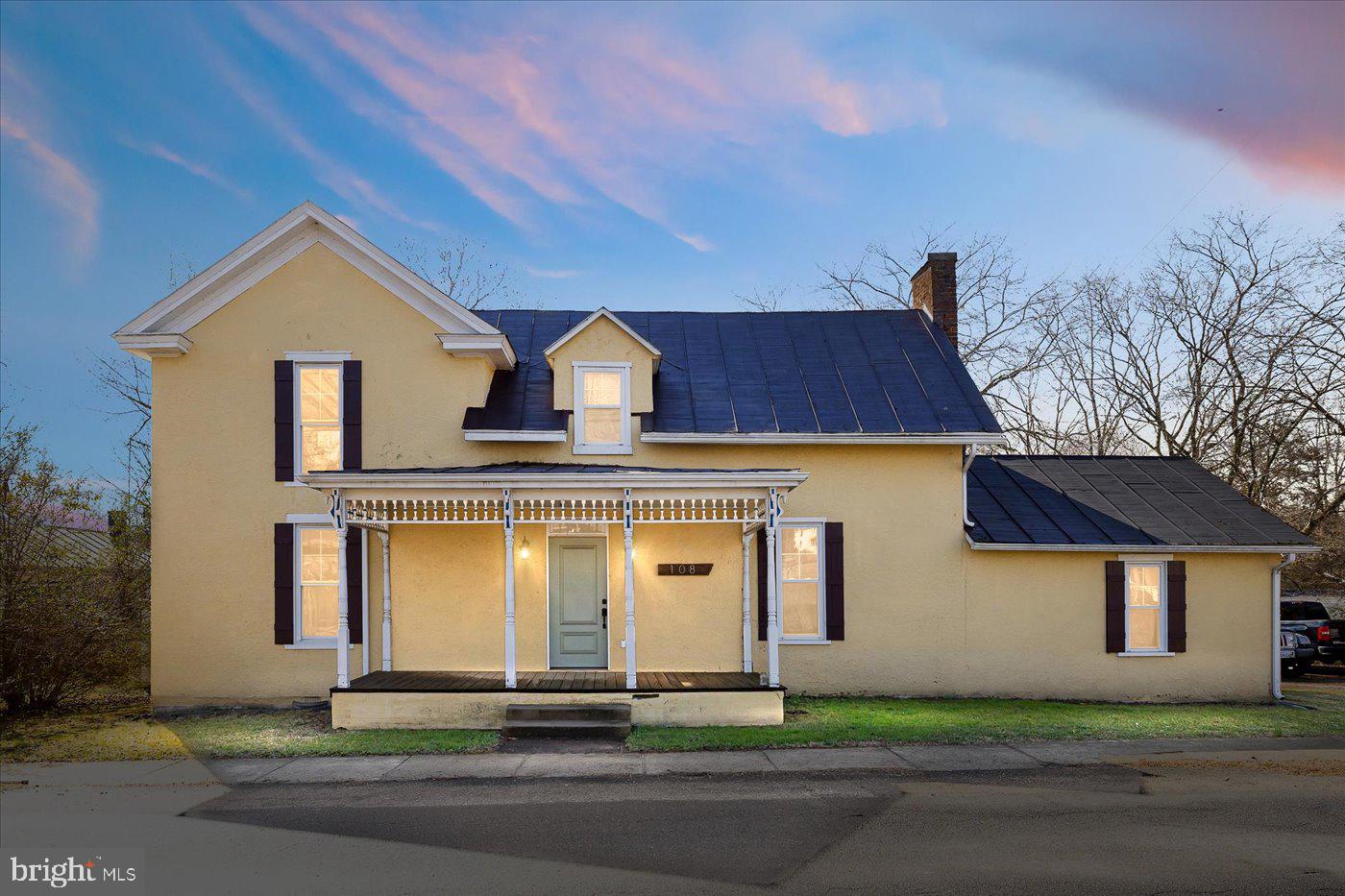 108 W Main St