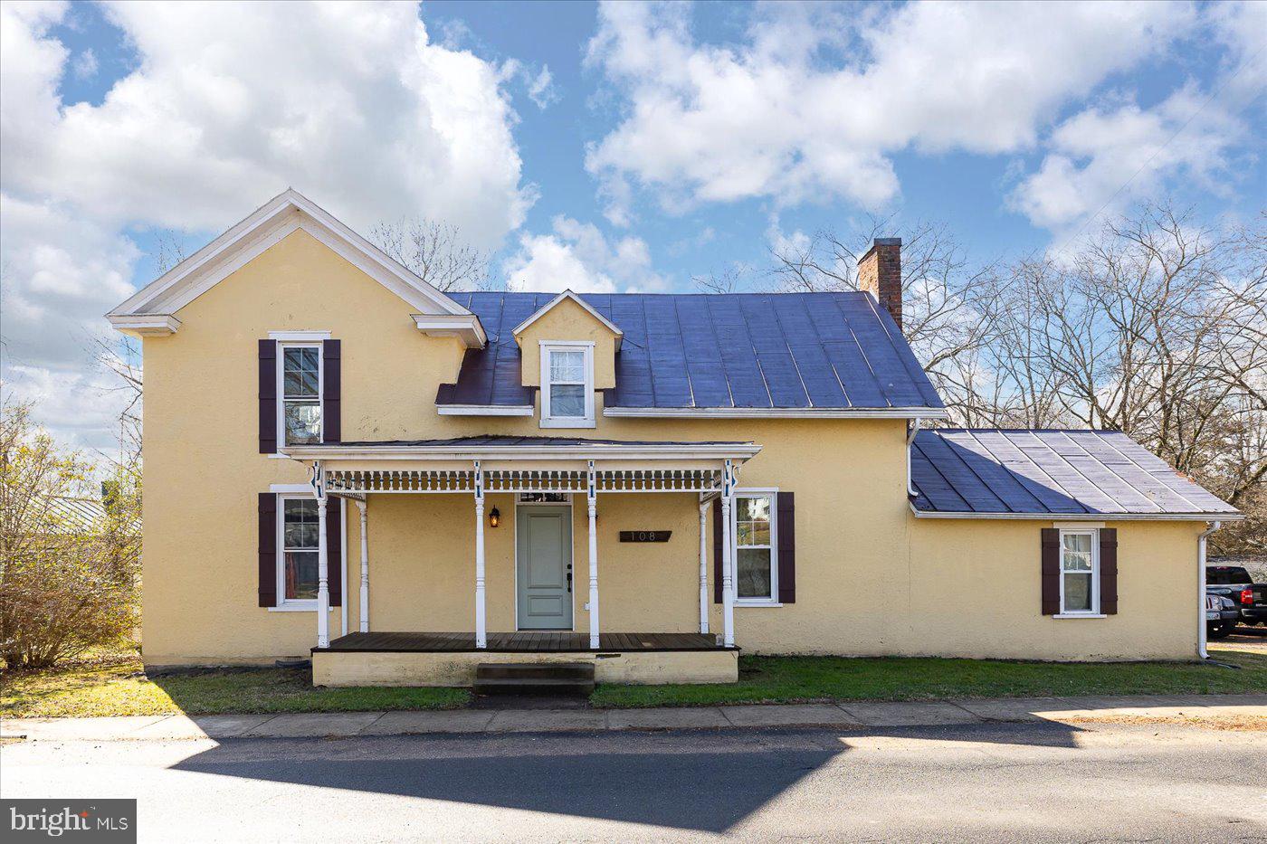 108 W Main St