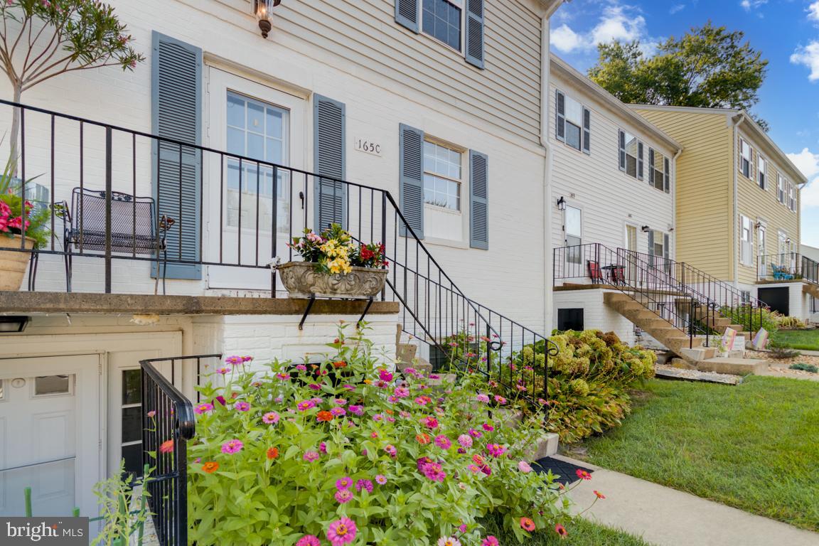 165 FAIRFIELD DRIVE C