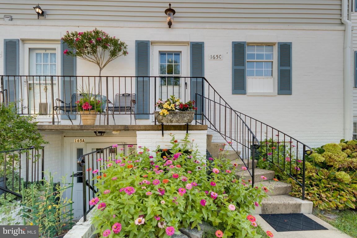 165 FAIRFIELD DRIVE C