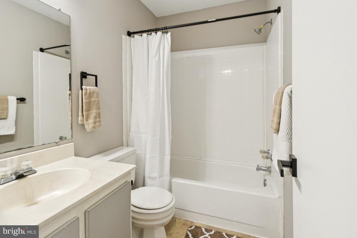 165 FAIRFIELD DRIVE C