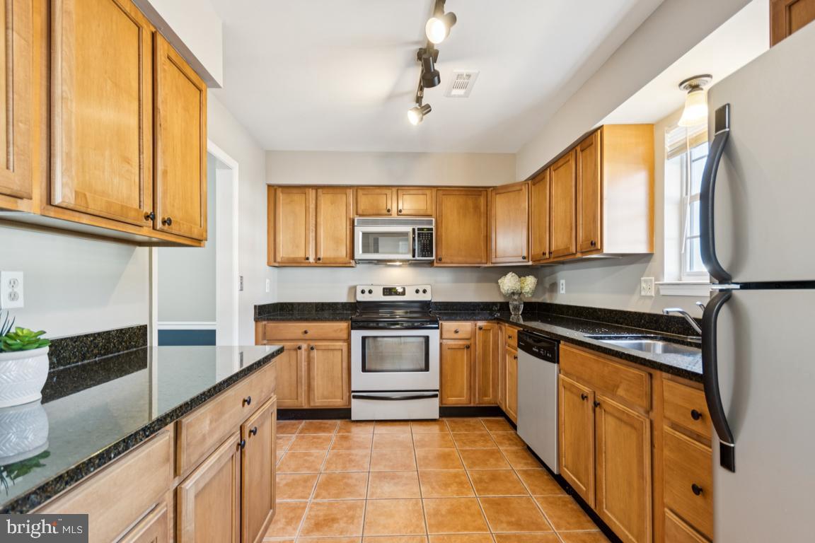 165 FAIRFIELD DRIVE C