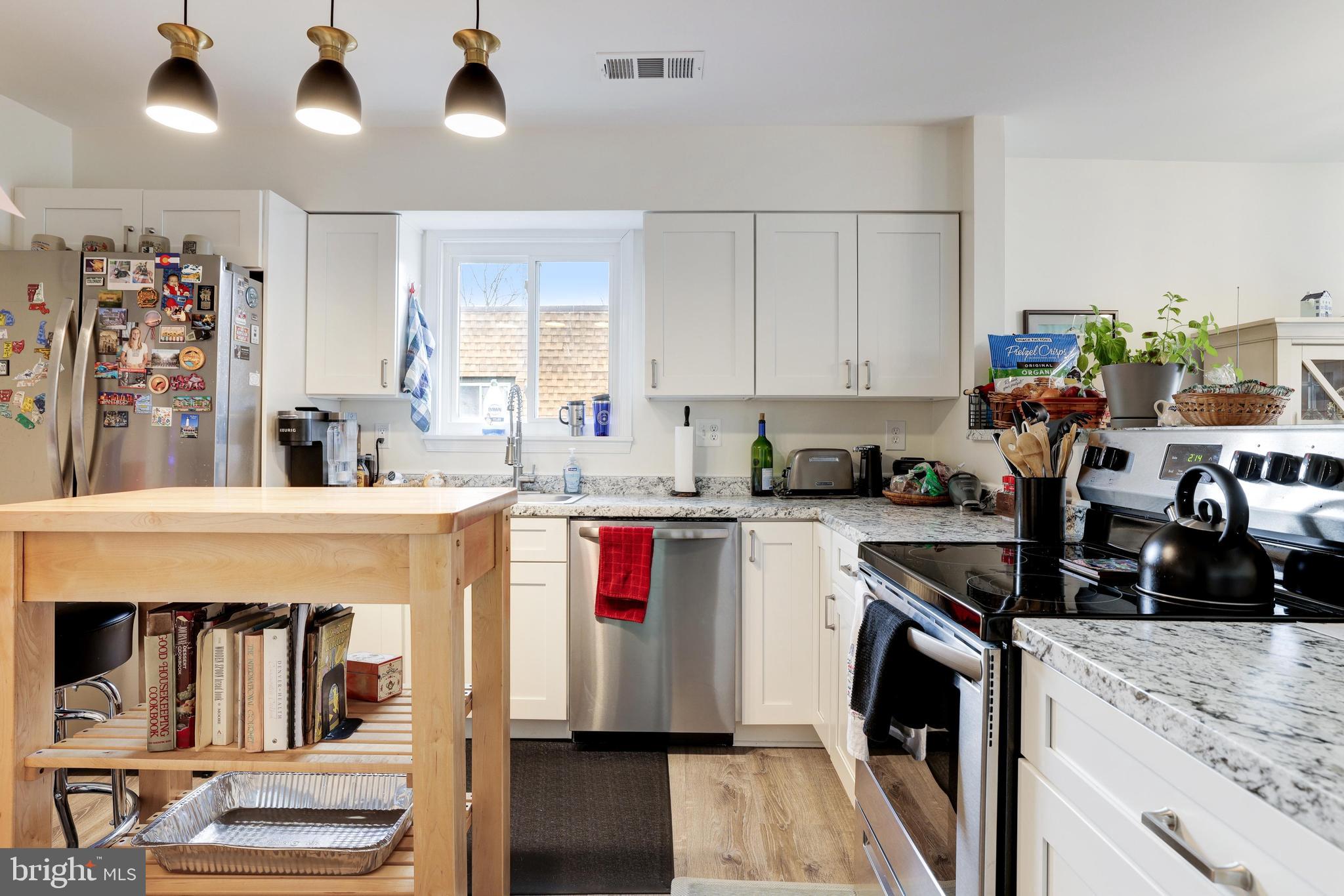 7920 SAN LEANDRO PLACE 115E