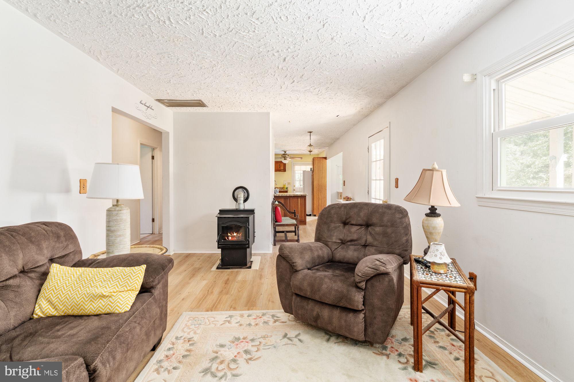 10208 WOODSIDE LANE