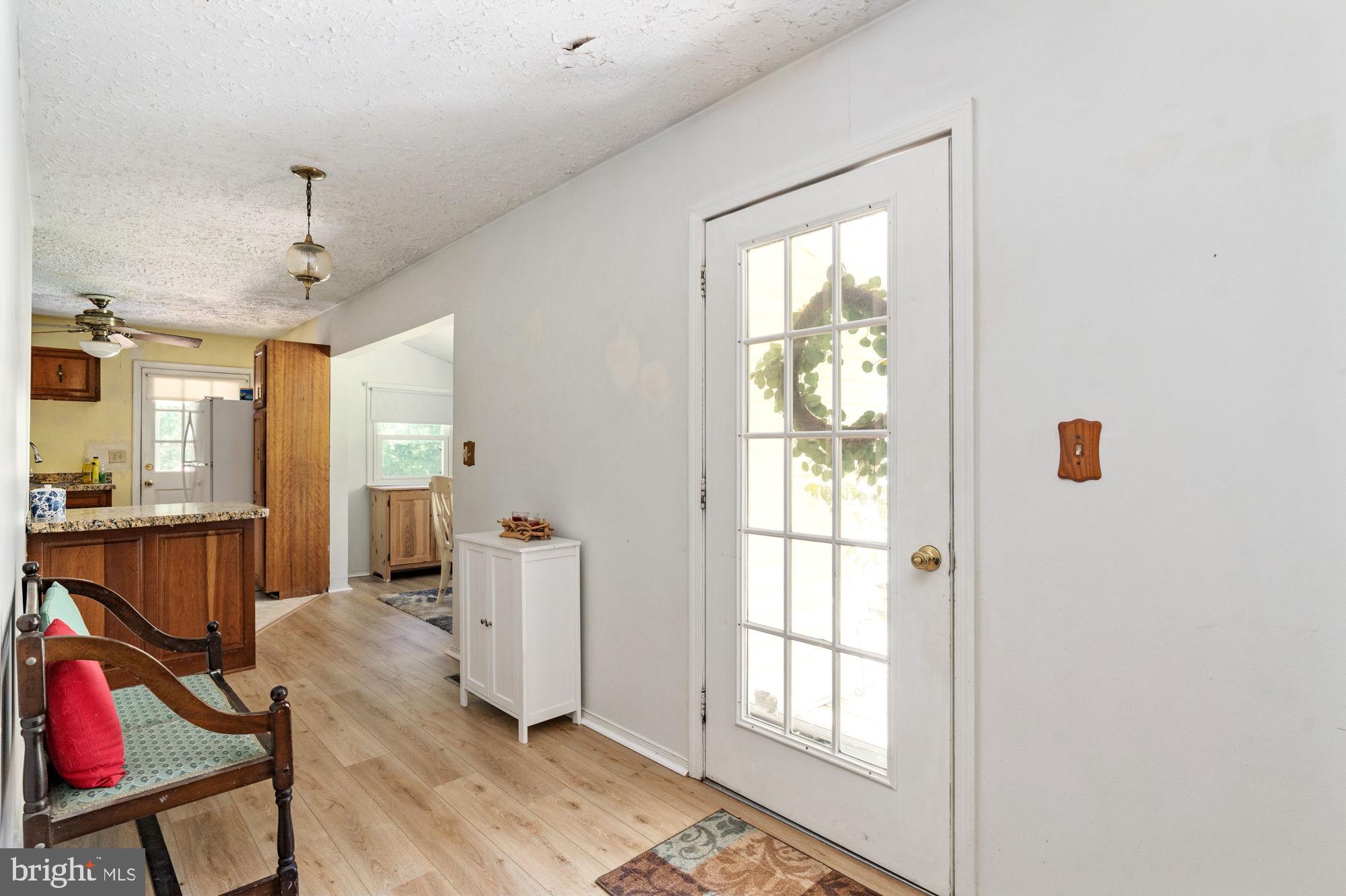 10208 WOODSIDE LANE