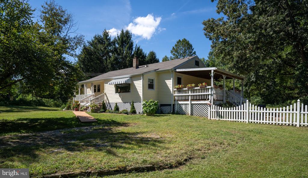 10208 WOODSIDE LANE
