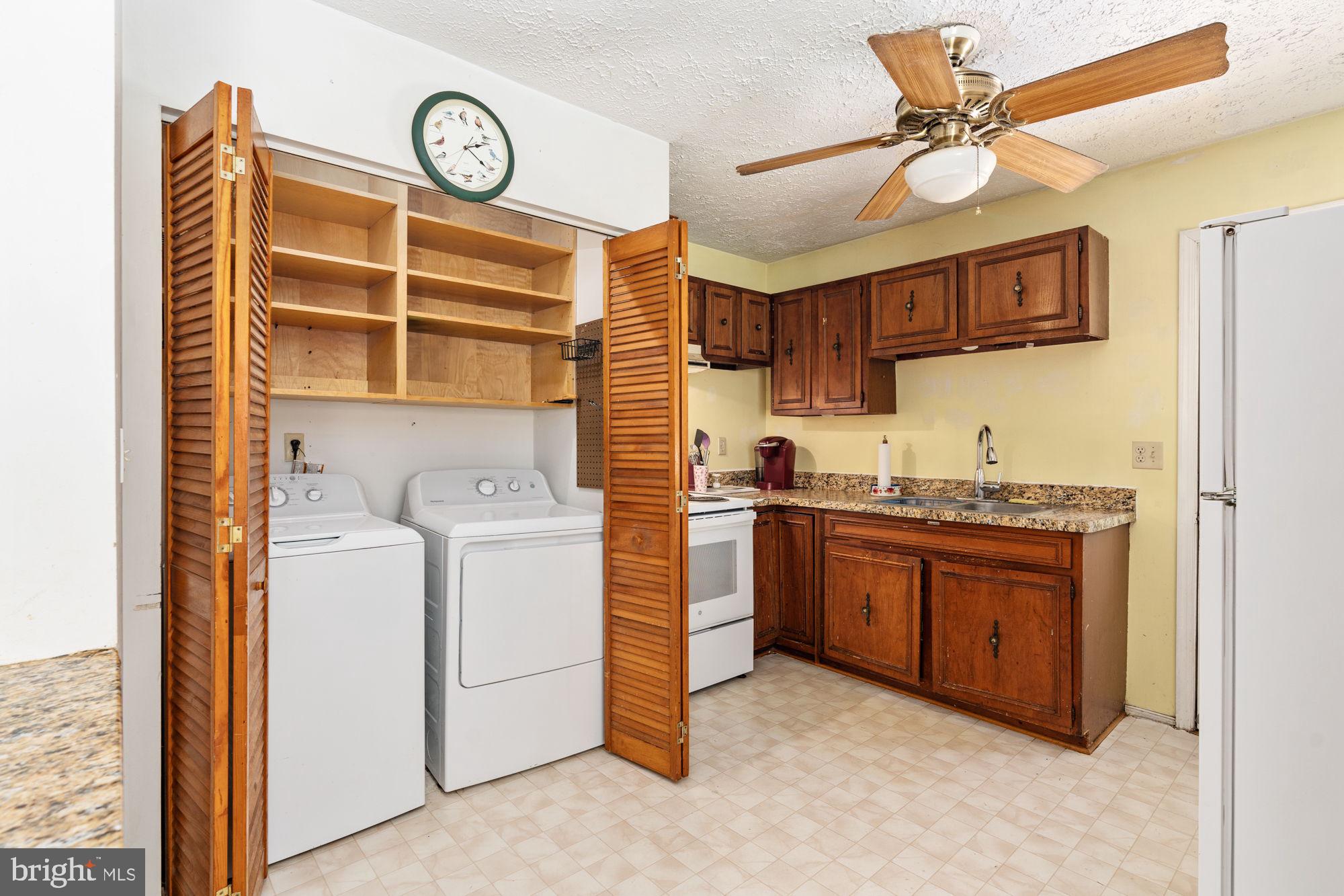 10208 WOODSIDE LANE