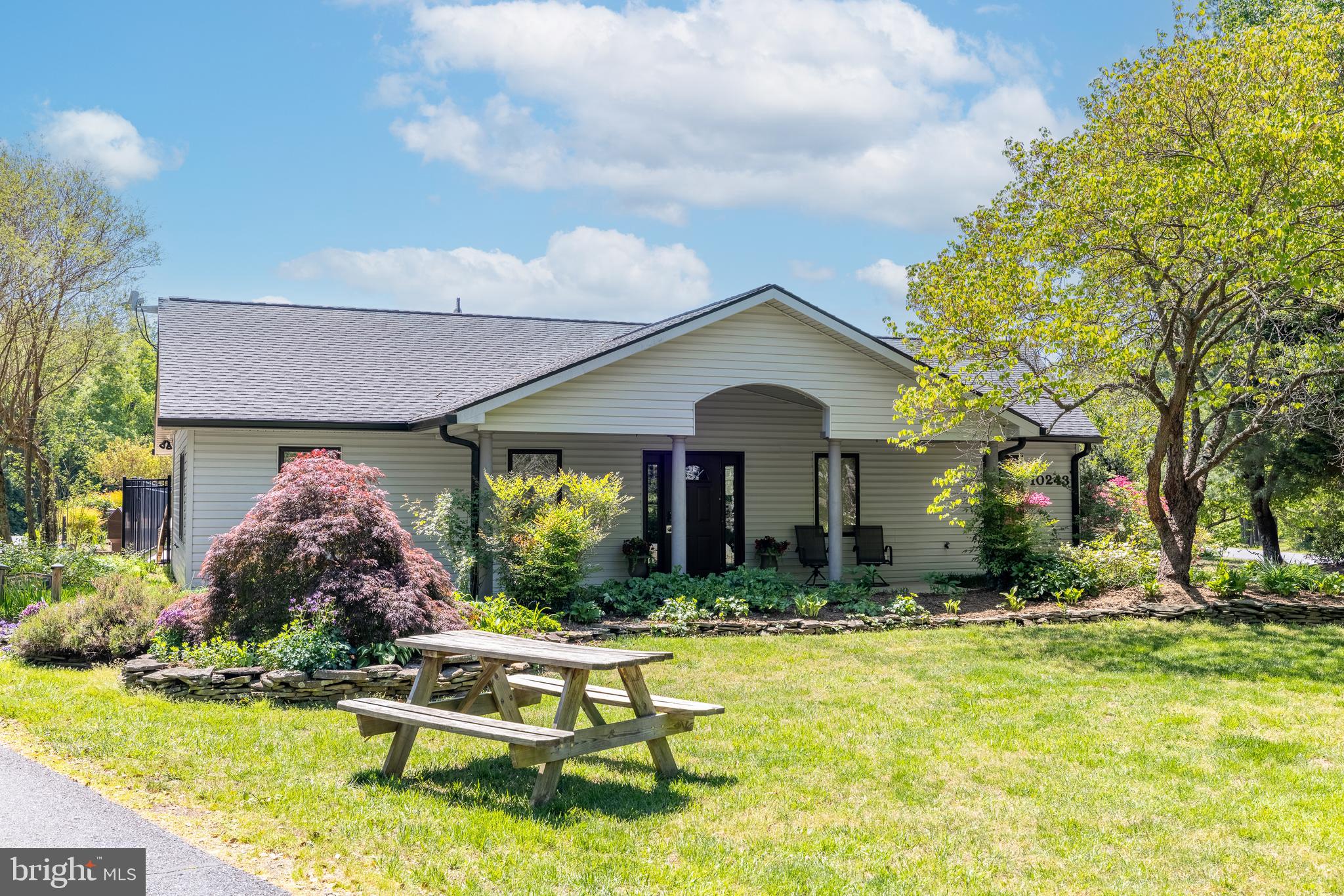 7386 MONROE DRIVE
