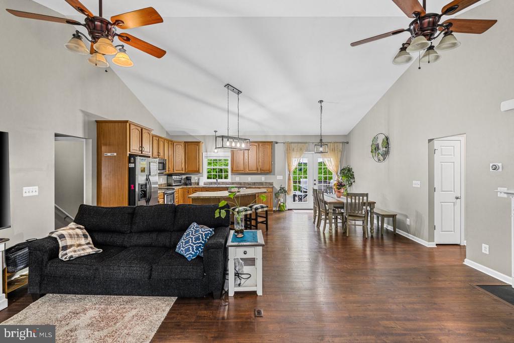 7386 MONROE DRIVE