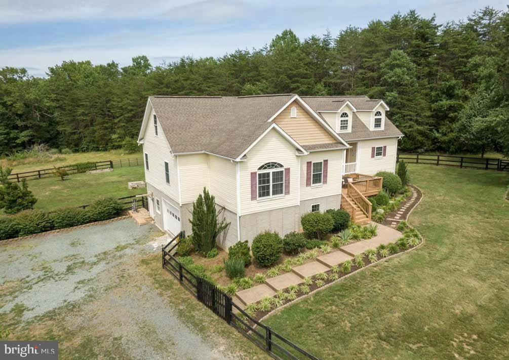 2409 Lindsay Rd