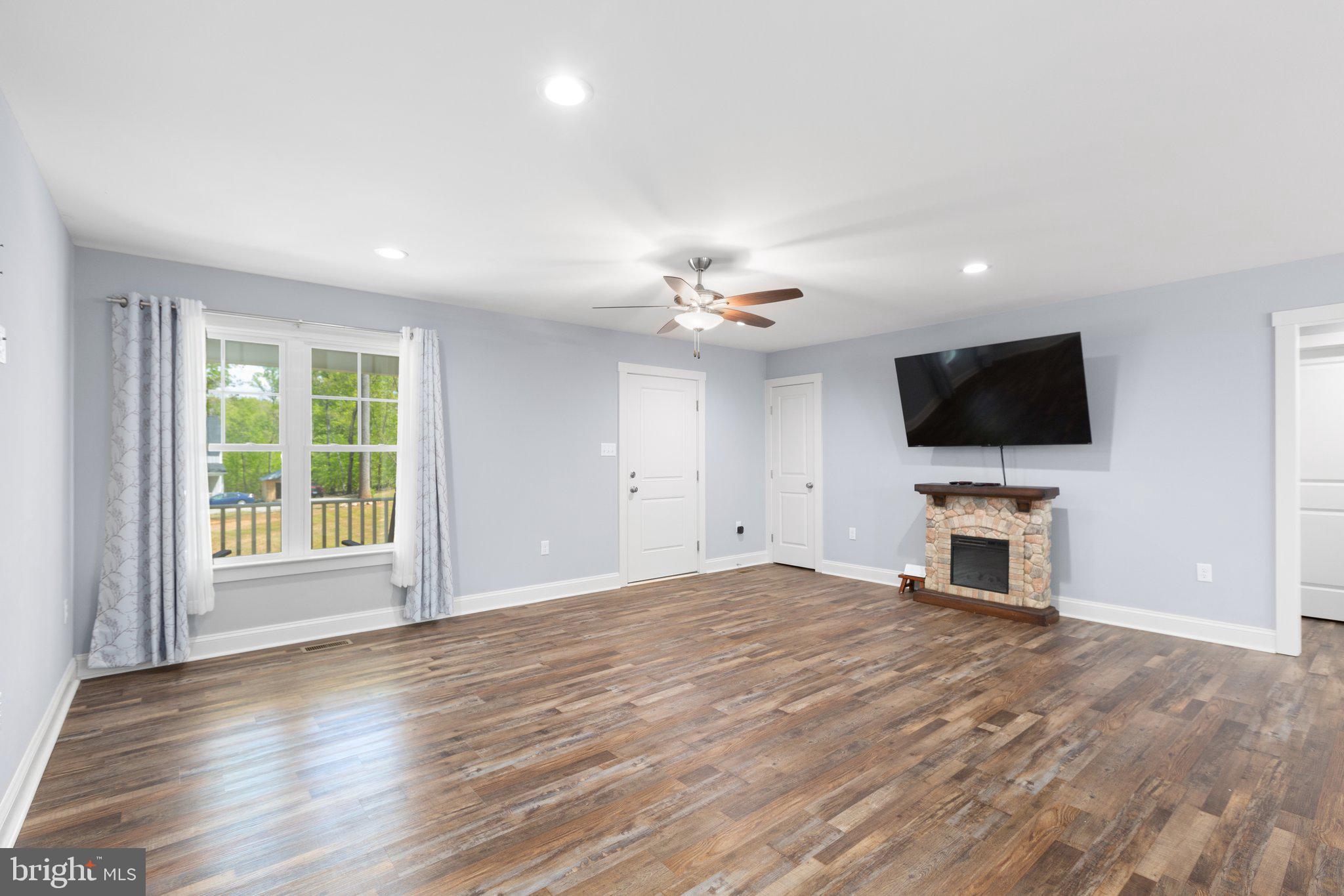 65 Goldenberry Ln