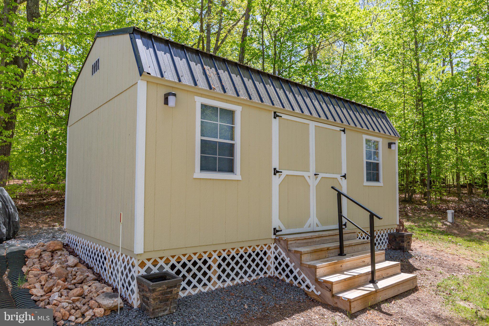 65 Goldenberry Ln