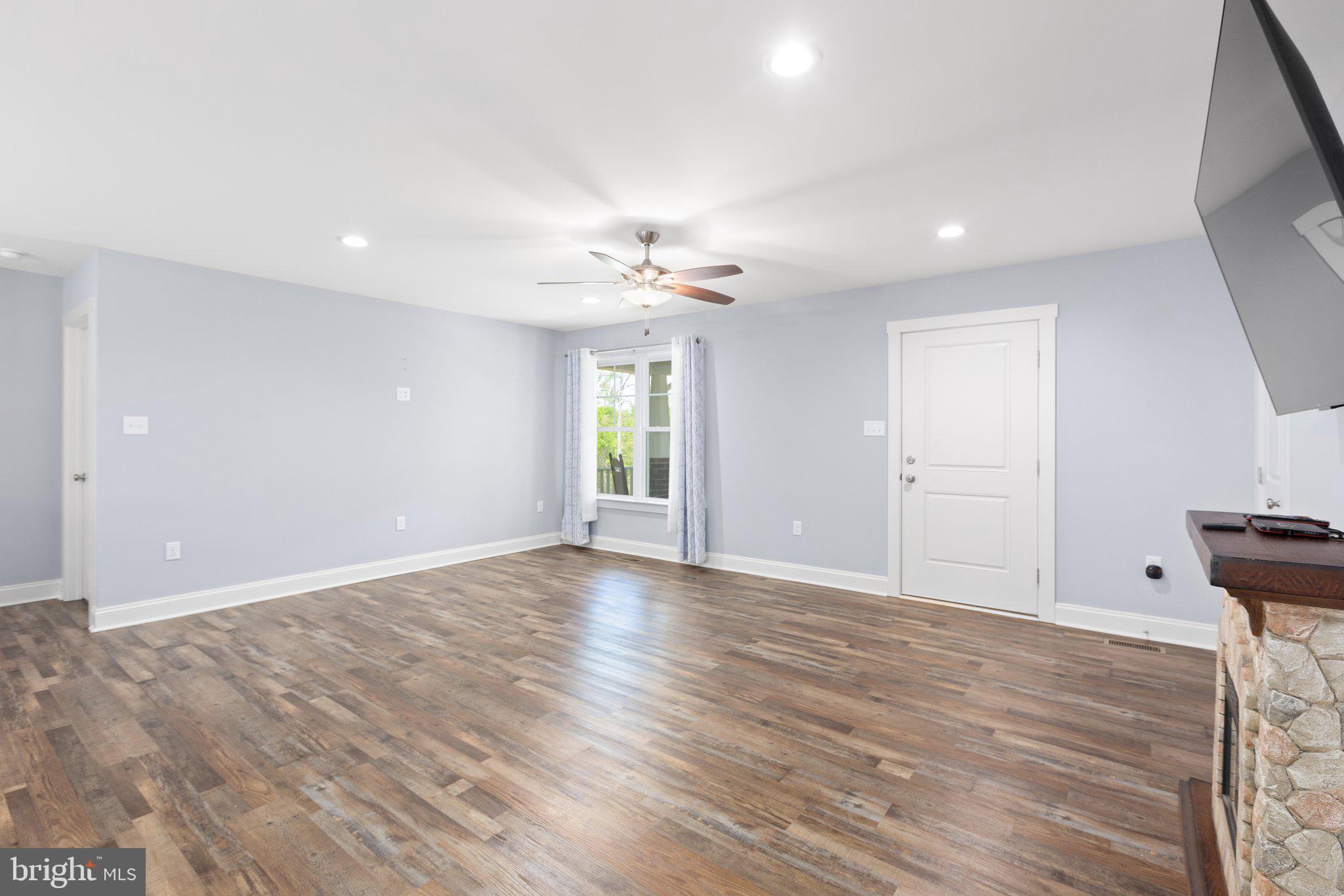 65 Goldenberry Ln