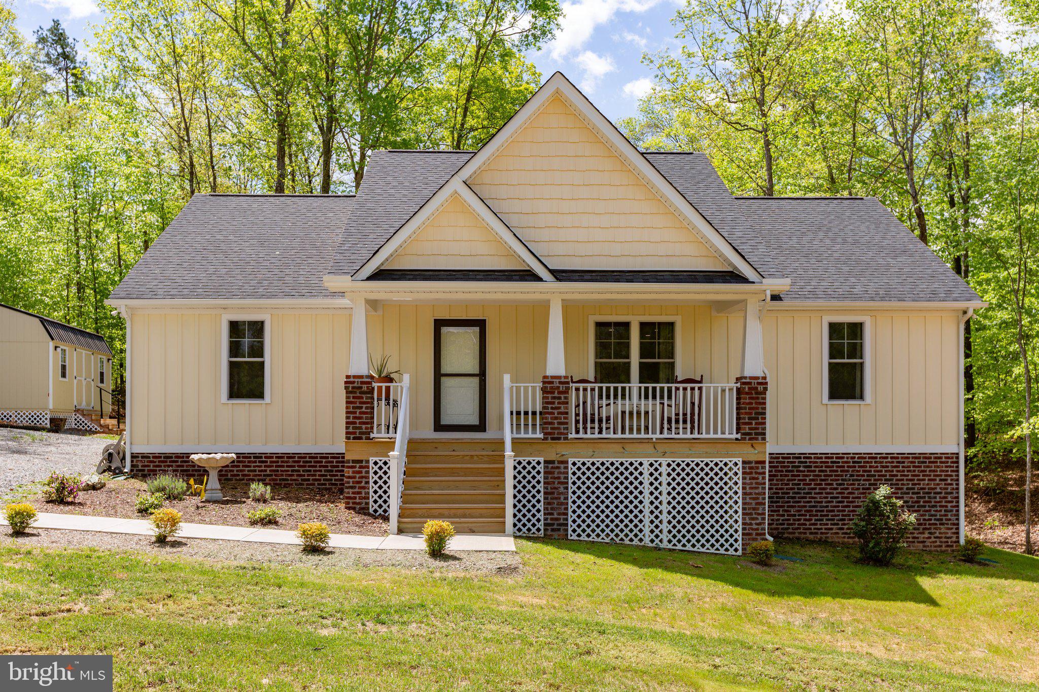 65 Goldenberry Ln