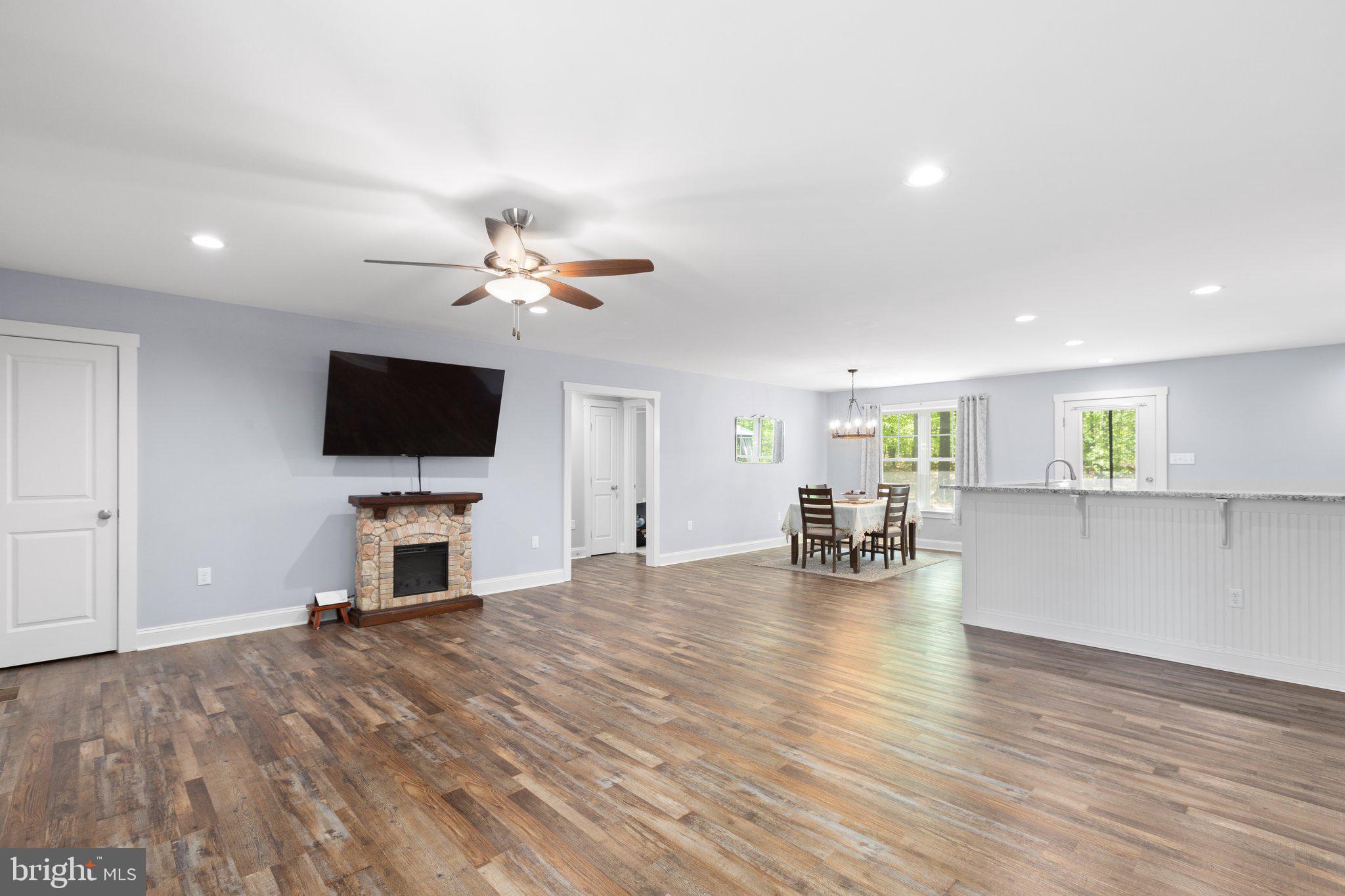 65 Goldenberry Ln