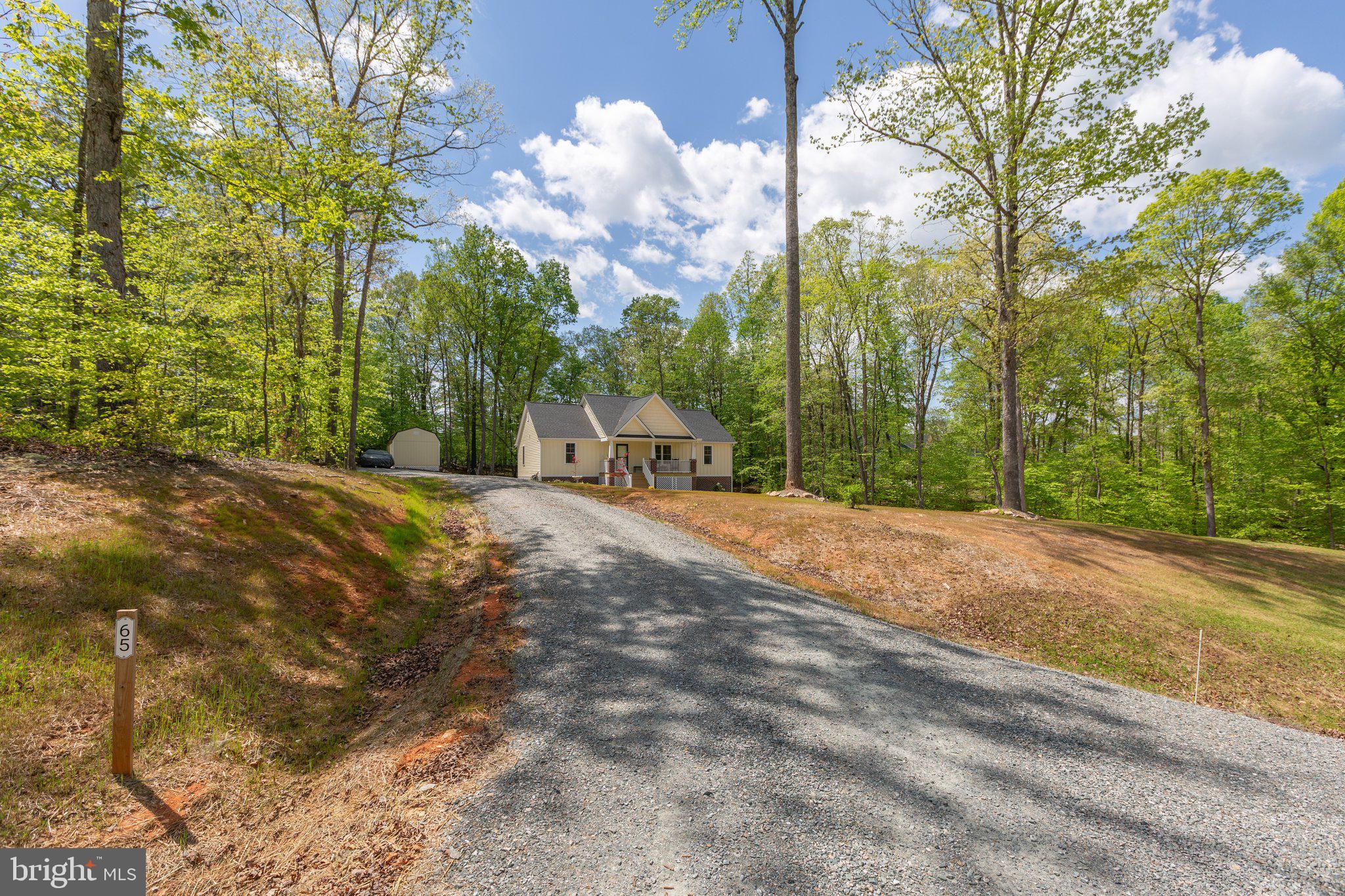 65 Goldenberry Ln