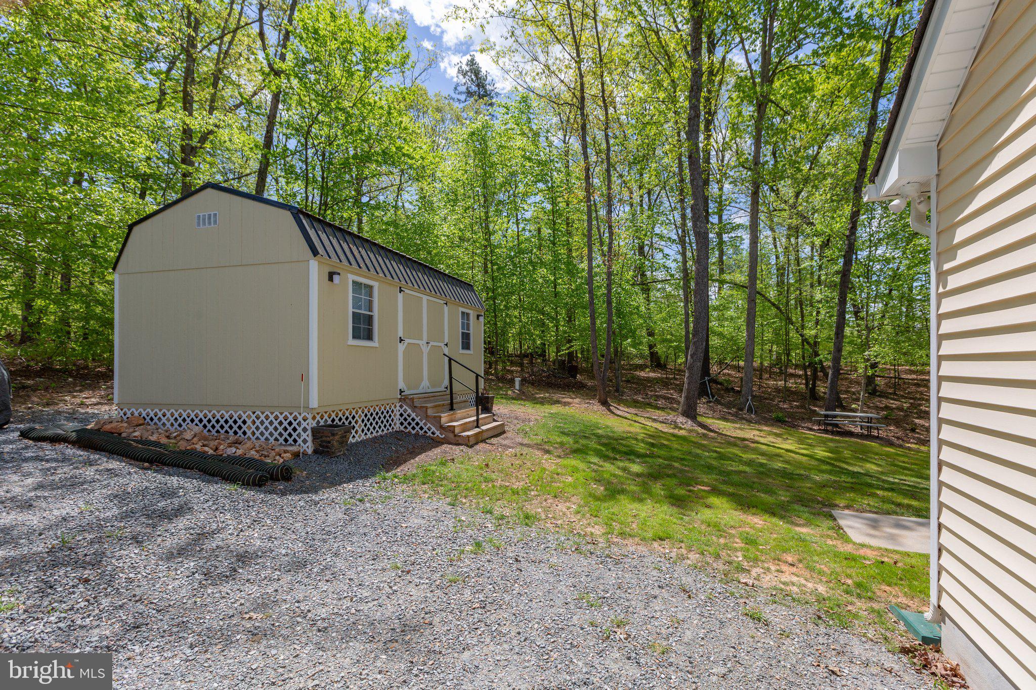 65 Goldenberry Ln