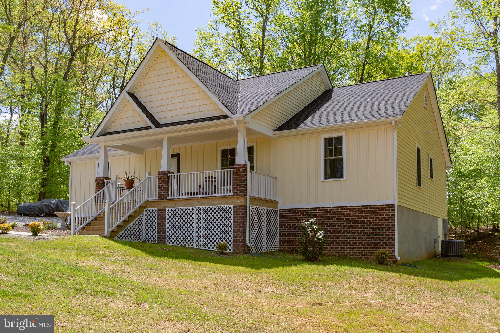 65 Goldenberry Ln