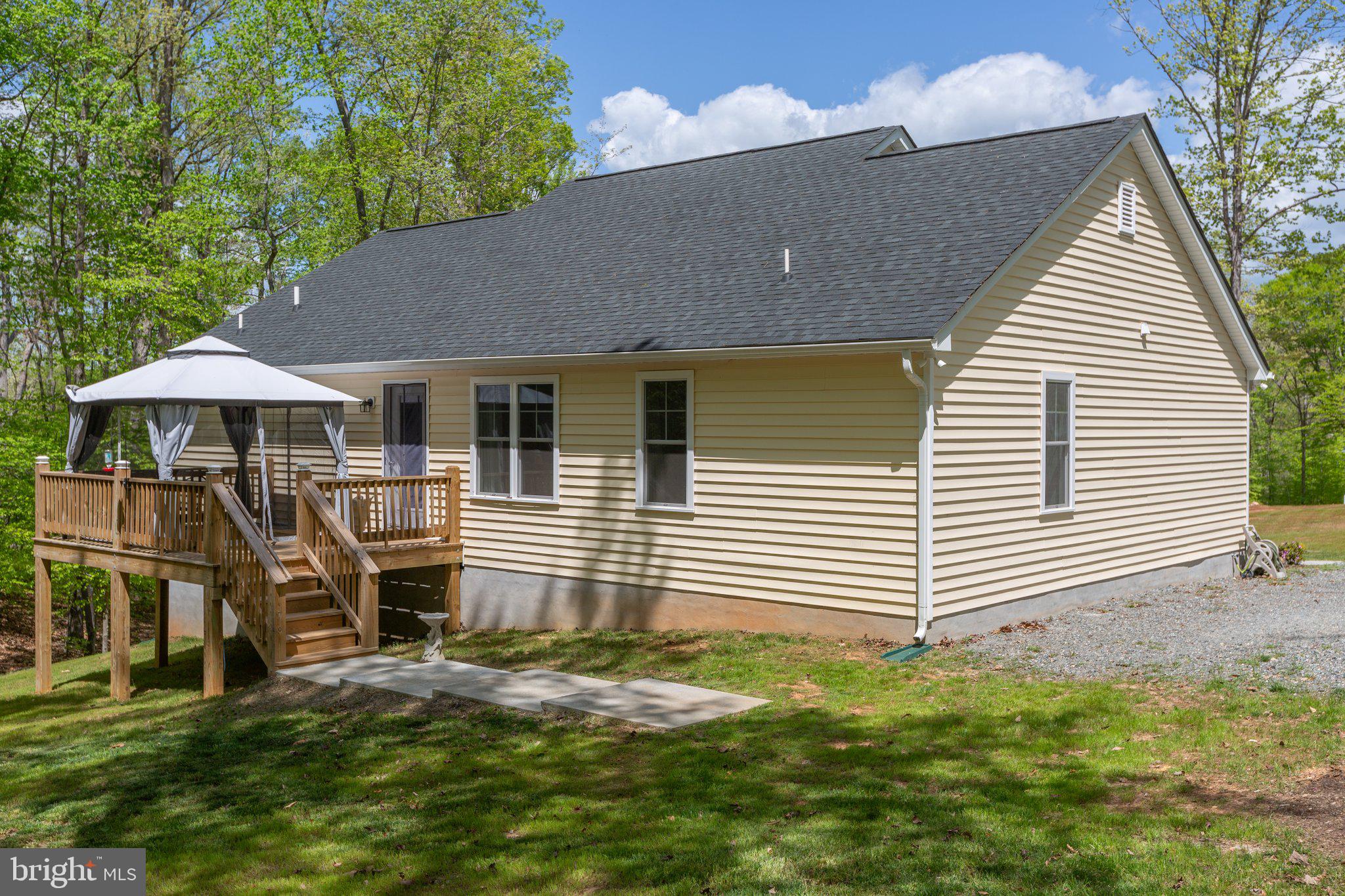 65 Goldenberry Ln