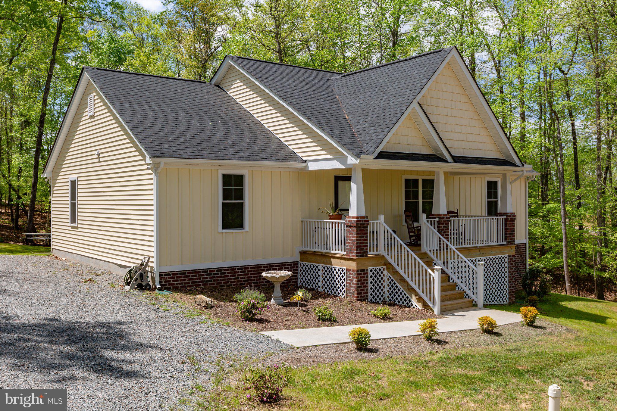 65 Goldenberry Ln