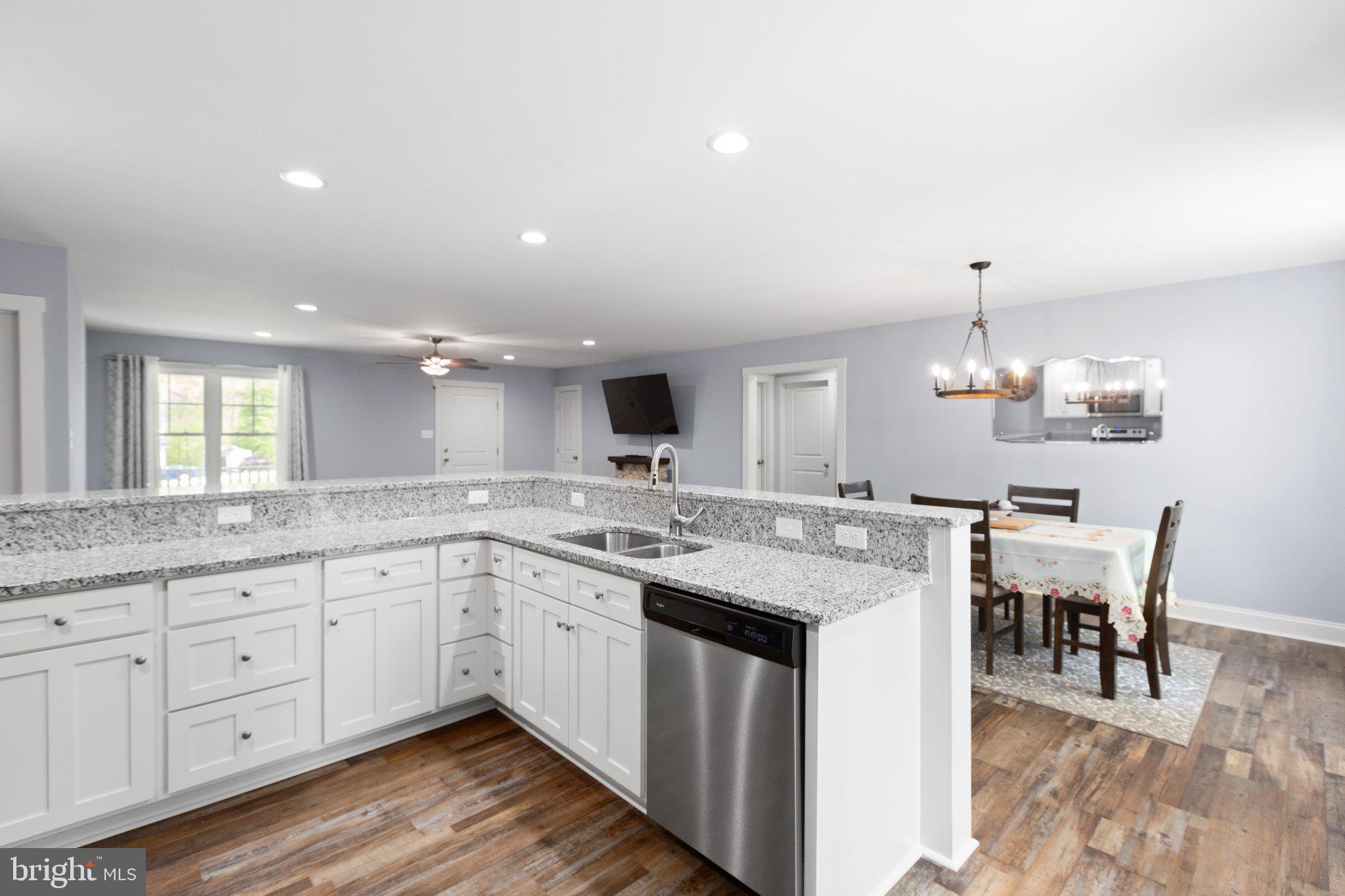 65 Goldenberry Ln