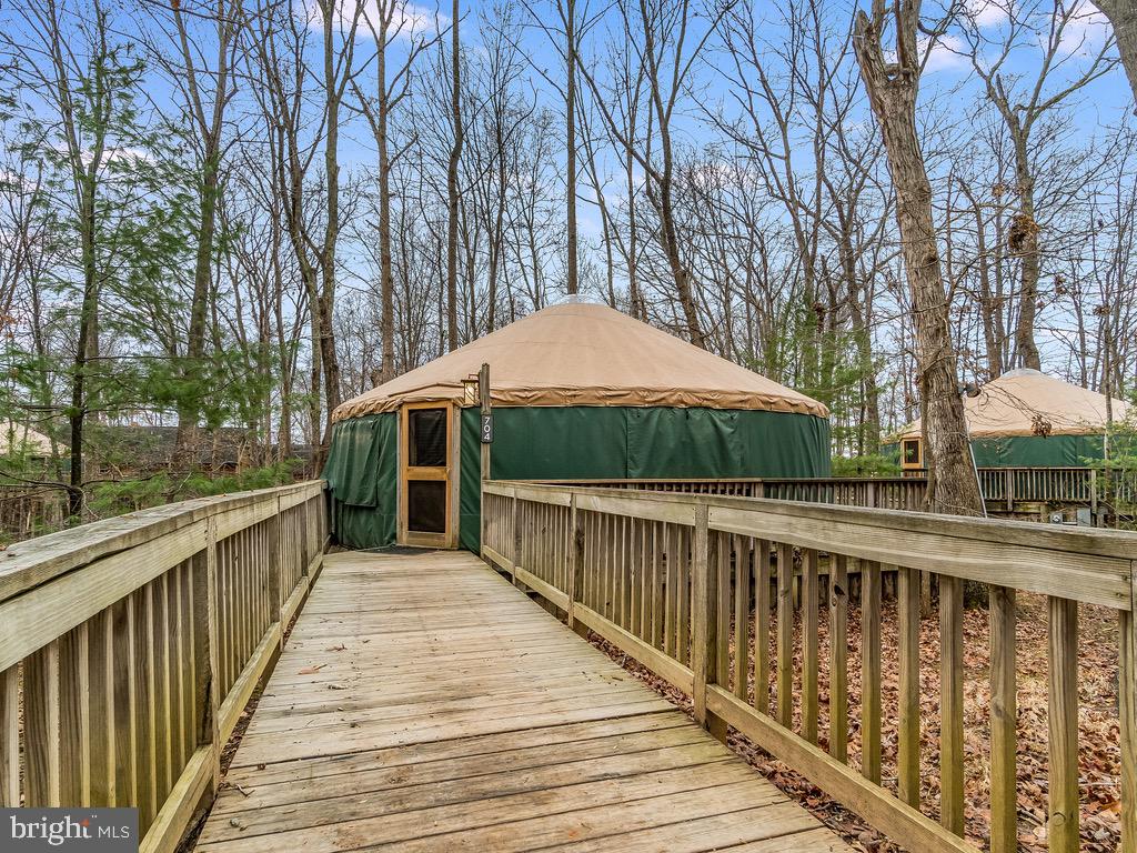 102 Oakmont Dr