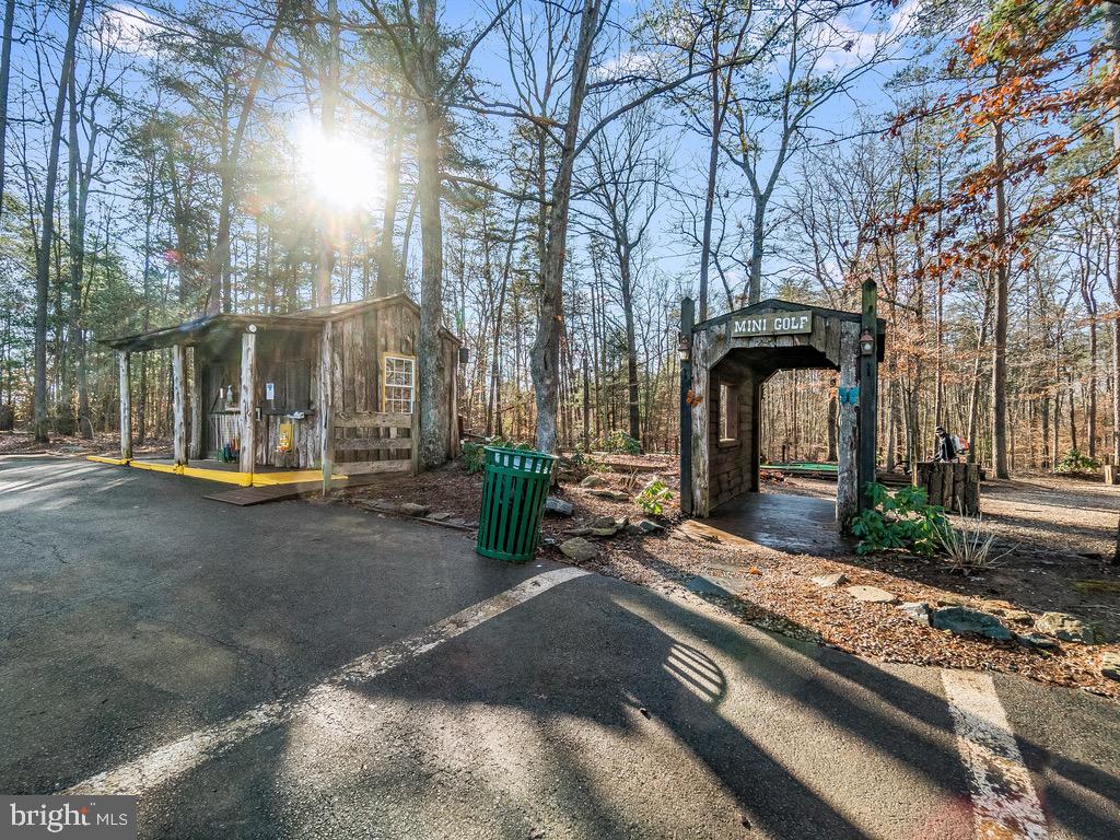 102 Oakmont Dr