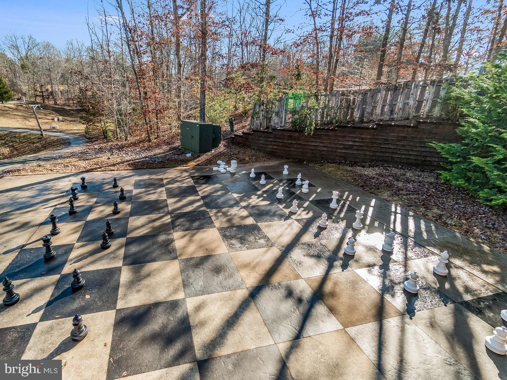 102 Oakmont Dr